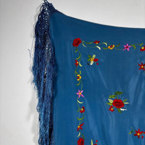 Antique 1920s Piano Shawl Mantón de Manila Blue Silk Floral Embroidery Fringe - Picture 3 of 16